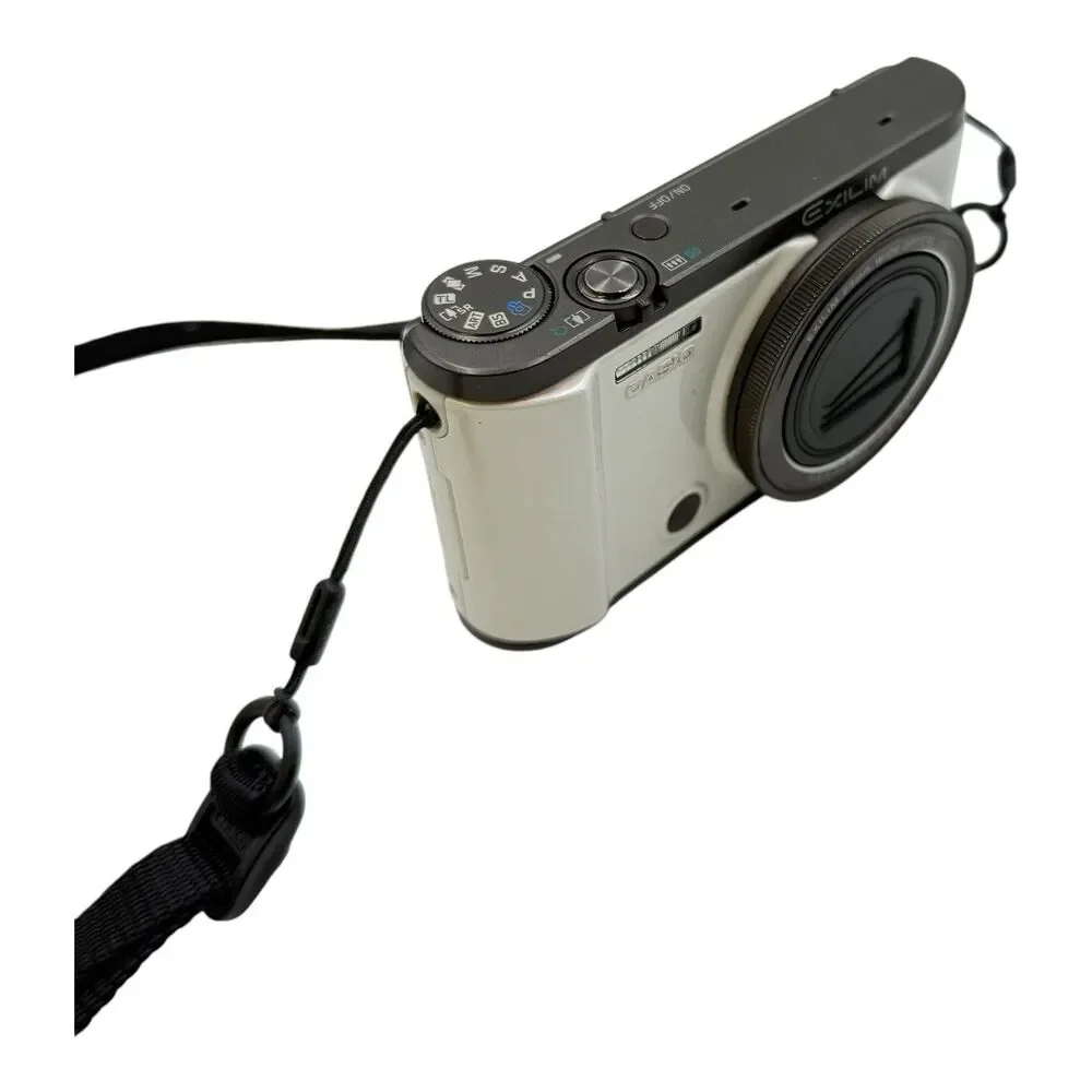 Casio Exilim EX-ZR3500 Digital Camera in White, Charger, Memory, Case ( See DES)